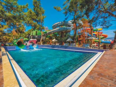 Long Beach Club Nature