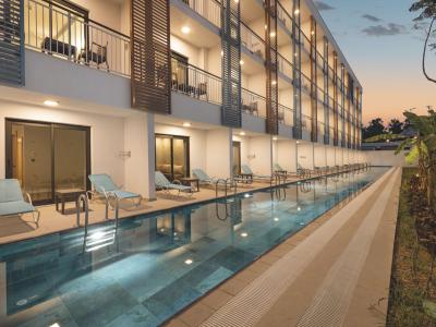 Arcanus Hotels Trendline Side - Swim up Suite