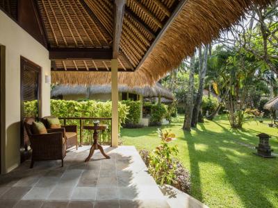 Alam Anda Ocean Front Resort & Spa - Deluxe Garden Bungalow