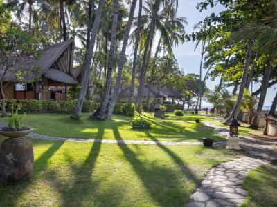 Alam Anda Ocean Front Resort & Spa - Bungalow Meerblick