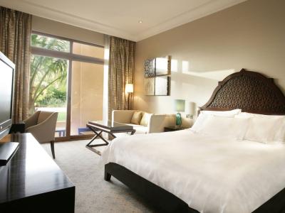 Hilton Ras Al Khaimah Beach Resort - Deluxezimmer Meerblick (Seaview Room King) /DDM