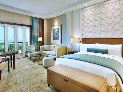 The Ritz-Carlton Dubai Jumeirah - Deluxe Zimmer