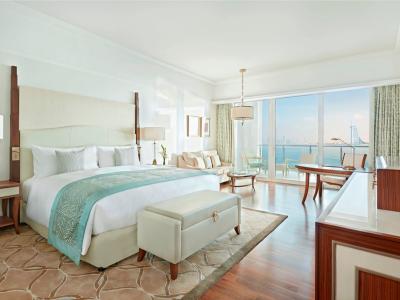 Waldorf Astoria Dubai Palm Jumeirah - Pearl Club Suite