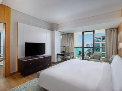 Hilton Dubai Palm Jumeirah - One Bedroom Suite Meerblick