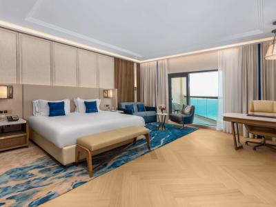 Taj Exotica Resort & Spa The Palm Dubai - Luxury Family Sea View