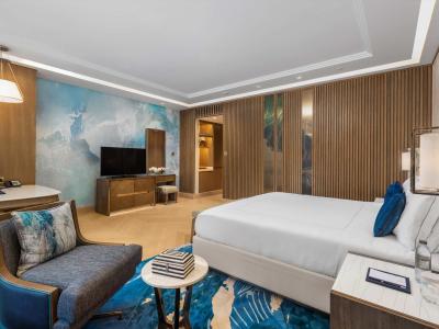 Taj Exotica Resort & Spa The Palm Dubai - Luxury Family Sea View