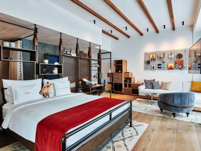 25hours Hotel One Central - Farmstay Suite