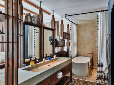 25hours Hotel One Central - Farmstay Suite