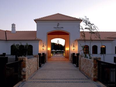 Pine Cliffs Residence, a Luxury Collection Resort