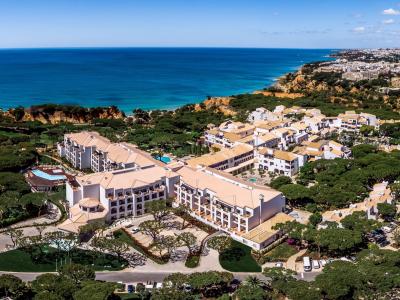 Pine Cliffs Residence, a Luxury Collection Resort