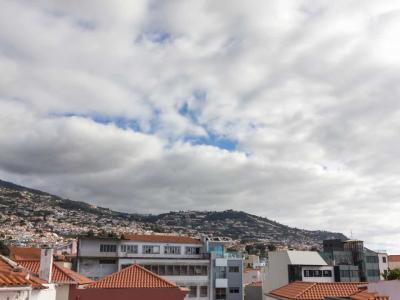 Apartamentos Funchal by Petit Hotels