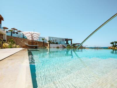 Mitsis Rinela Beach Resort & Spa - Family Suite Sharing Pool