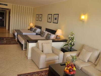 Fort Arabesque Resort & Spa, Villas & The West Bay - Adults Only Juniorsuite Meerblick