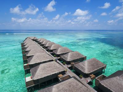 Meeru Island Resort & Spa - Jacuzzi Wasser Villa