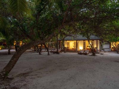 Adaaran Select Meedhupparu - Deluxe Jacuzzi Beach Villa