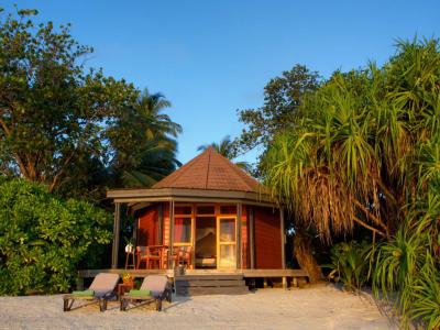 Komandoo Island Resort & Spa - Jacuzzi Strand Villa