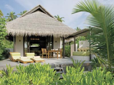 Coco Bodu Hithi - Island Villa