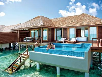 Hideaway Beach Resort & Spa - Deluxe Water Villa