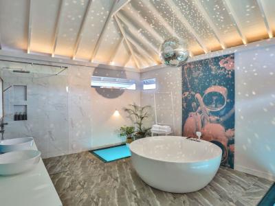 The Standard Huruvalhi - Lagoon Water Pool Villa