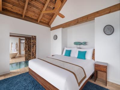 Kuredhivaru Resort & Spa - Overwater Villa Lagoon