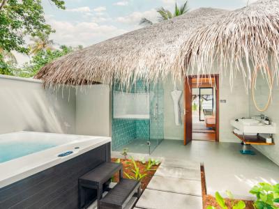Nova Maldives - Sunset Beach Villa Jacuzzi