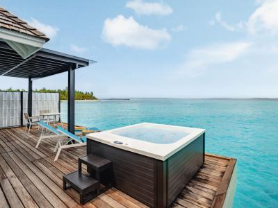 Nova Maldives - Water Villa Jacuzzi