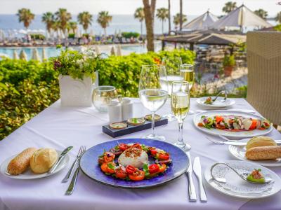 Coral Beach Hotel & Resort - Frühstück/Halbpension