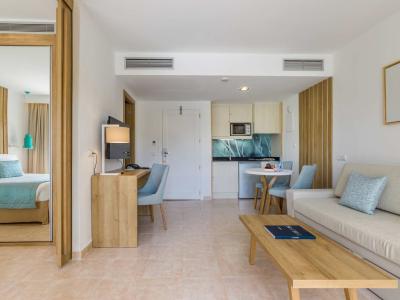 Zafiro Palmanova & Spa - One Bedroom Suite