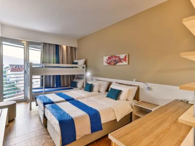 Carine Hotel Delfin - Familienzimmer