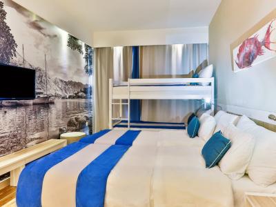 Carine Hotel Delfin - Familienzimmer