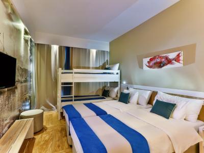 Carine Hotel Delfin - Familienzimmer