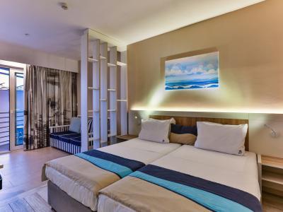 Carine Hotel Delfin - Familienzimmer Superior