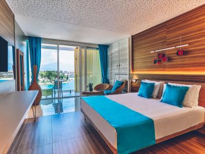 Carine Hotel Kumbor Superior - Doppelzimmer Deluxe seitlicher Meerblick