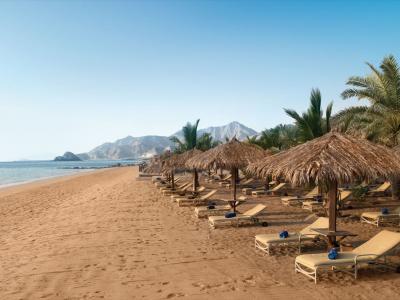 Le Meridien Al Aqah Beach Resort - lage