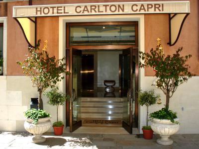 Carlton Capri - lage